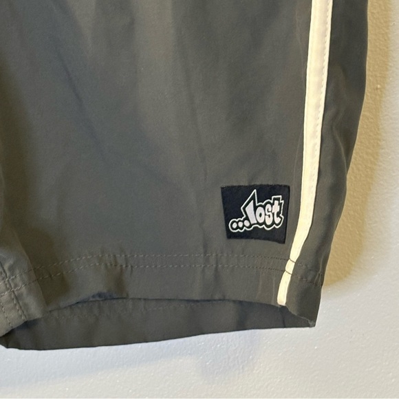 Vintage Y2K Lost Green and Black Board Shorts with Quick-Dry Fabric Size 30 - Picture 2 of 9